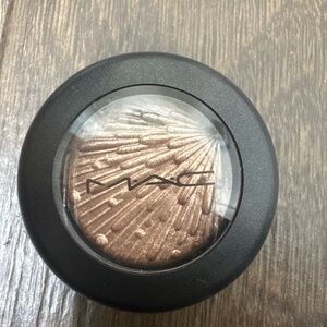 MAC sweet heat eyeshadow